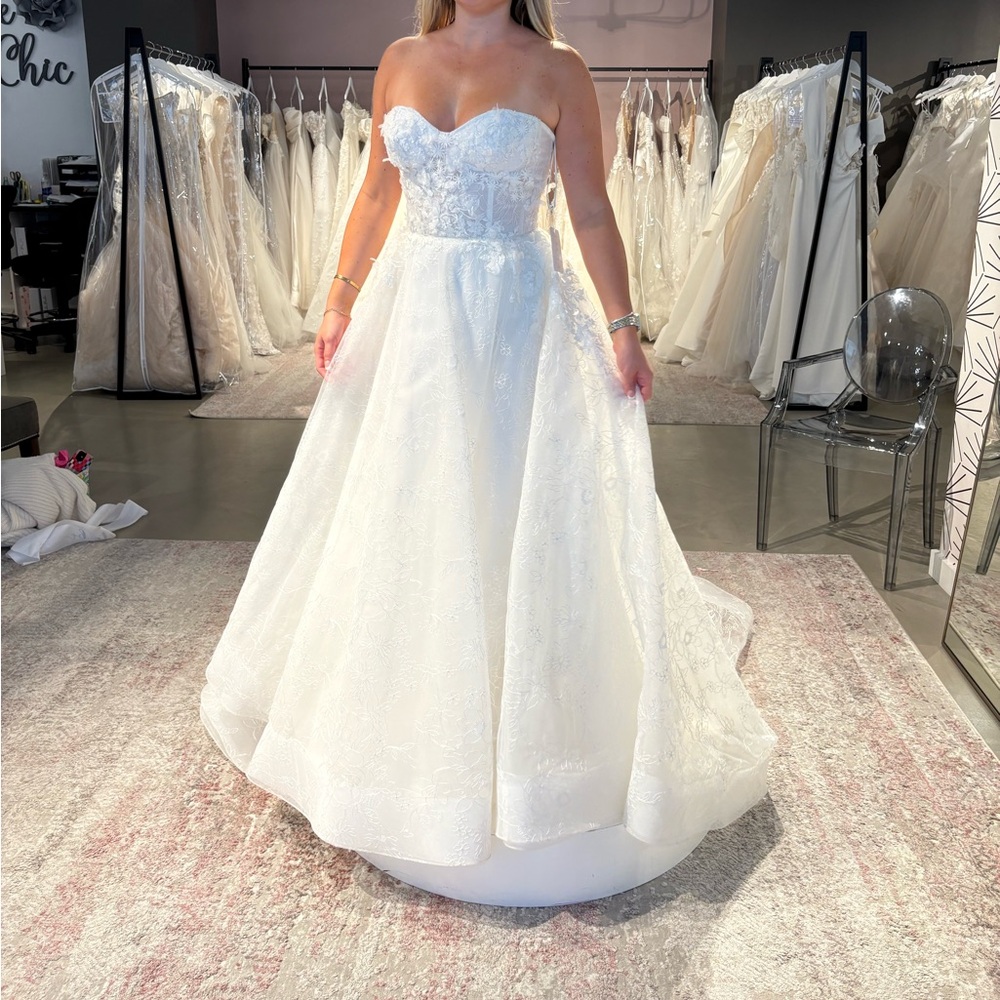 Lazaro A-lineWhite Lace Wedding Dress
